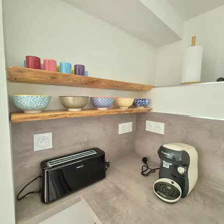 Le Pont Bas Bord De Riviere Proche Puy Du Fou