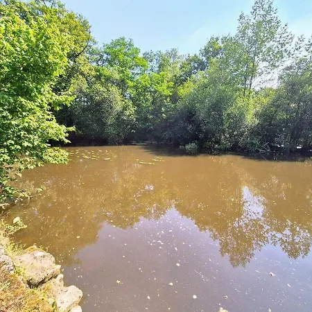 Le Pont Bas Bord De Riviere Proche Puy Du Fou Mortagne-sur-Sevre